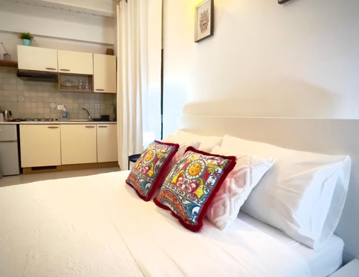 Rooms 153 Principe Umberto Noto Exteriör bild